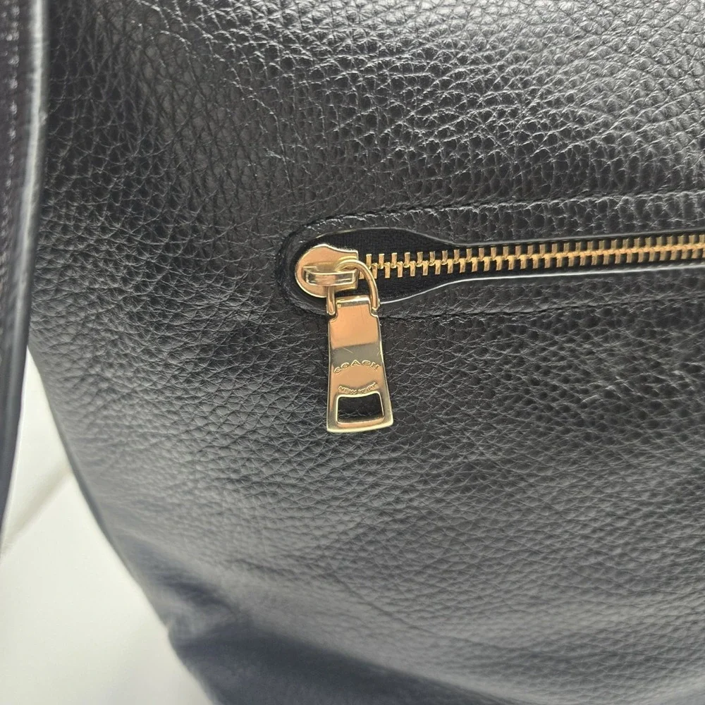 Coach Val Duffle C2818 Black Pebbled Leather Shoulder Crossbody Bag Classy